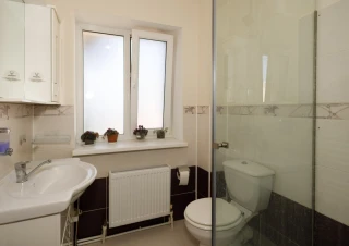 Casă spațioasă de vânzare în satul Colonița | 193 m.p. | Teren 5.45 ari | La doar 7 km de Chișinău9