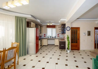 Casă spațioasă de vânzare în satul Colonița | 193 m.p. | Teren 5.45 ari | La doar 7 km de Chișinău5