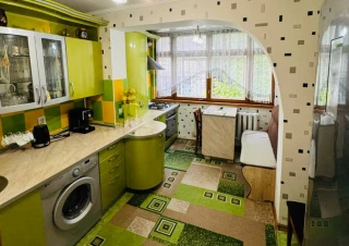 Prima Linie! Parc! Str. Florilor, sec. Riscani. 4 camere! Incalzire Autonoma! Bilaterala!!!1