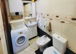 Представляем вам квартиру в жилом комплексе Драгалина, расположенном в секторе Ботаника, ул. Гренобль!10