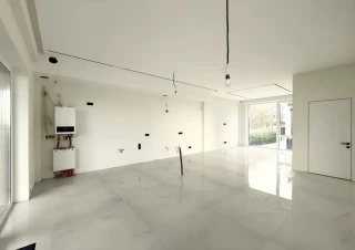 Vînd casă modernă, amplasată pe un teren de 5 ari în sect. Râșcani | str. Victoriei, în apropiere de pădure și cu priveliște spre oraș.4