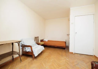 Parc! Sect. Rîșcani, str. Miron Costin. 1 cameră. Necesită reparație! Priveliște spre pădure!!!2