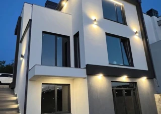 Spre vinzare casa in stil Hi-Tech 180 mp 3 nivele zona verde6