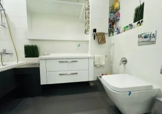 Lagmar Impex! Str. Bogdan Voivod, cartierul Rîșcani, 2 camere + living! Renovare euro! Design individual!9