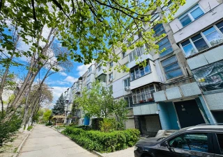 Parc! Sec. Riscani, str. Florilor. 2 camere + Living. Euroreparatie!!!