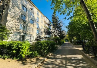 Parc Avgan! Sec. Riscani, str. Miron Costin. 2 camere + living. Bilaterala! Euroreparatie!!!