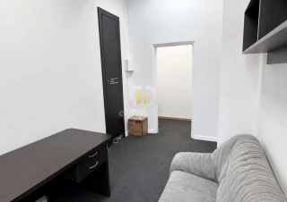 Oficiu în Centru, str. Dosoftei – 12 m², reparație, comunale incluse3