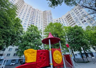 Sector Râșcani, bd. Moscova. 1 cameră + living. Prima linie. Parc Avgan! Renovate și mobilate! Priveliște spre parc!!!1