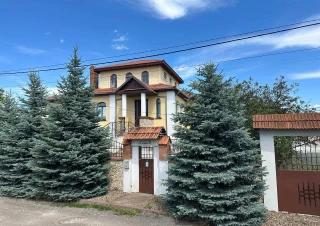 Предлагаем к продаже современный двухэтажный дом, расположенный в г. Будешть, ул. 8 Марта.2